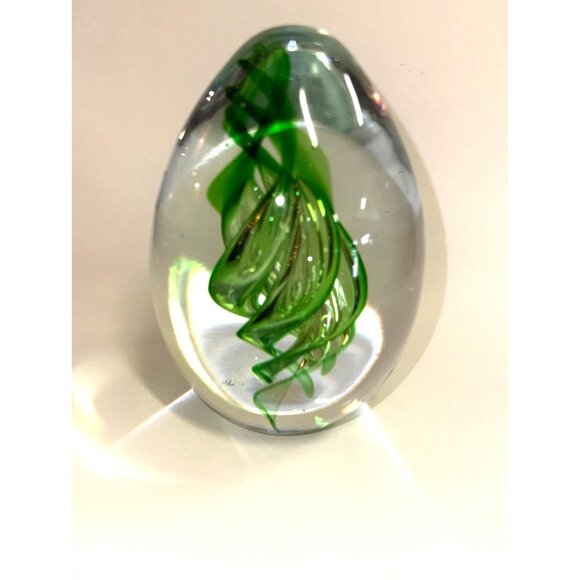 Hand Blown Glass Egg Paperweight With Green Swirl Design 4 Inches Tall Decorativ - Picture 10 of 10
